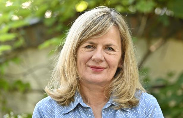 Porträt von MQ-Direktorin Bettina Leidl. 