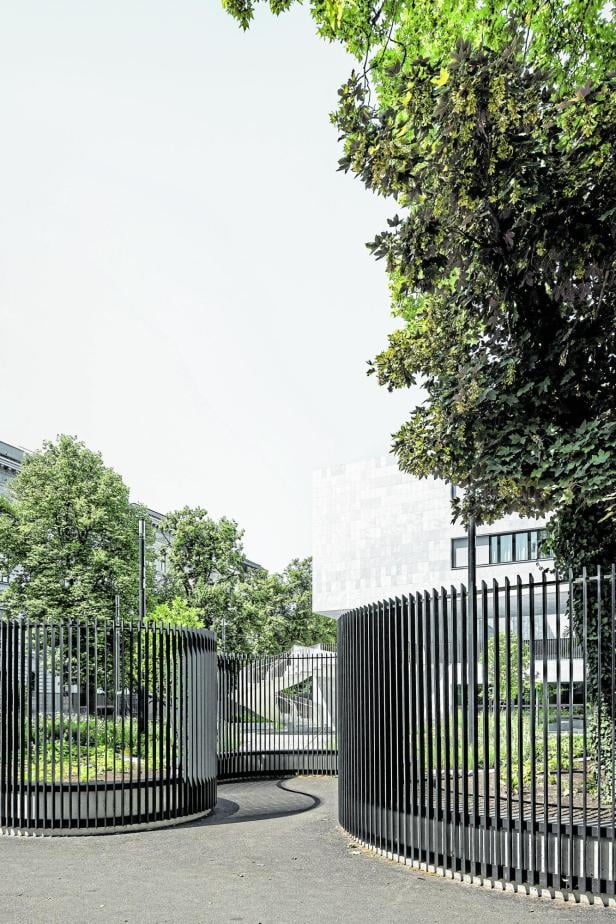 Zaun der deutschen Botschaft
