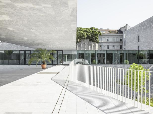 Residenzterrasse der deutschen Botschaft