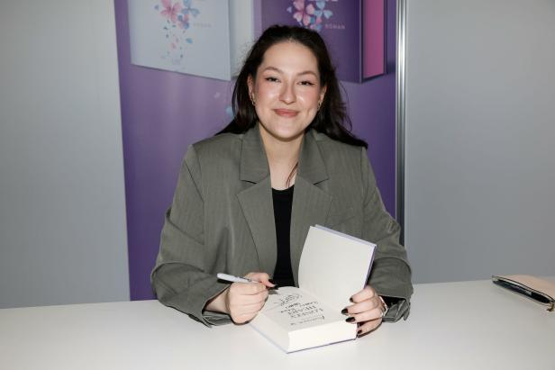 Mona Kasten