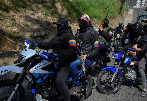Venezuelas government launches military exercises nationwide Venezuelas government launches military exercises nationwide