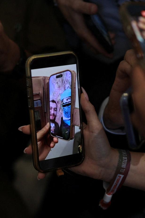 Hostages-prisoners swap deal between Hamas and Israel