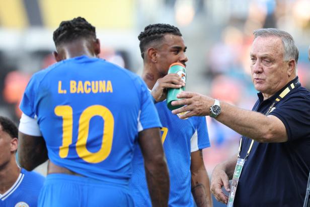 Dick Advocaat ist der erfahrene Coach der Nationalmannschaft von Curaçao 