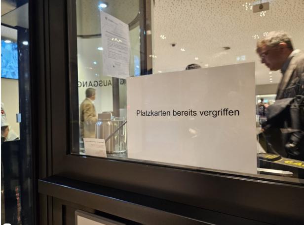 Platzkarten im Benko-Prozess vergriffen