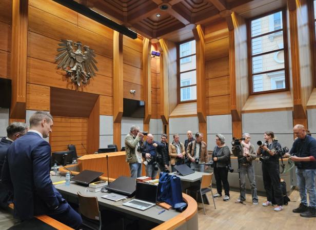 Fotografen im Schwurgericht