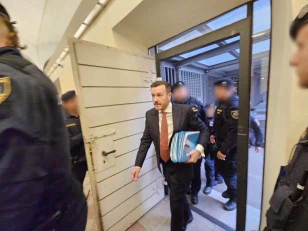 Rene Benko bei der Ankunft zum Prozess gegen ihn.