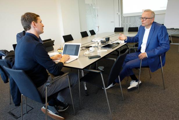 Christian Klinger im Gespräch mit KURIER-Redakteur David Kotrba.