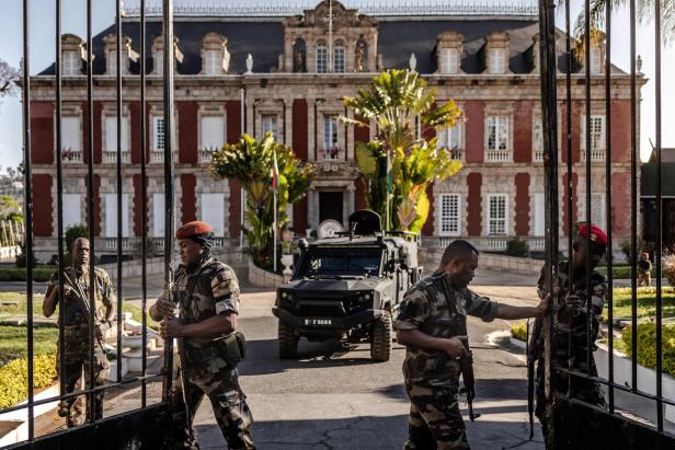 TOPSHOT-MADAGASCAR-POLITICS-UNREST-MILITARY