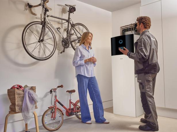 Vielseitige Systemlösungen: Die Daikin Altherma 4 H Produktfamilie bietet nachhaltige Wärme für jedes Zuhause. Vielseitige Systemlösungen: Die Daikin Altherma 4 H Produktfamilie bietet nachhaltige Wärme für jedes Zuhause.
