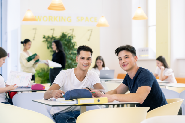 Absolvent*innen der VBS sind in der Berufswelt sehr begehrt. Schüler