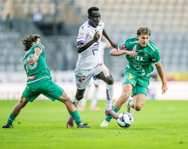 FUSSBALL: ADMIRAL BUNDESLIGA/ 10. RUNDE: WSG TIROL - FK AUSTRIA WIEN Die Austria setzte sich nach hartem Kampf durch