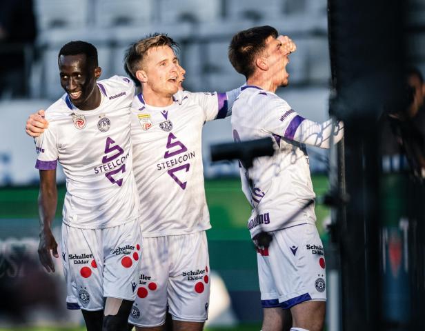 FUSSBALL: ADMIRAL BUNDESLIGA/ 10. RUNDE: WSG TIROL - FK AUSTRIA WIEN Die Austria bejubelt drei Punkte