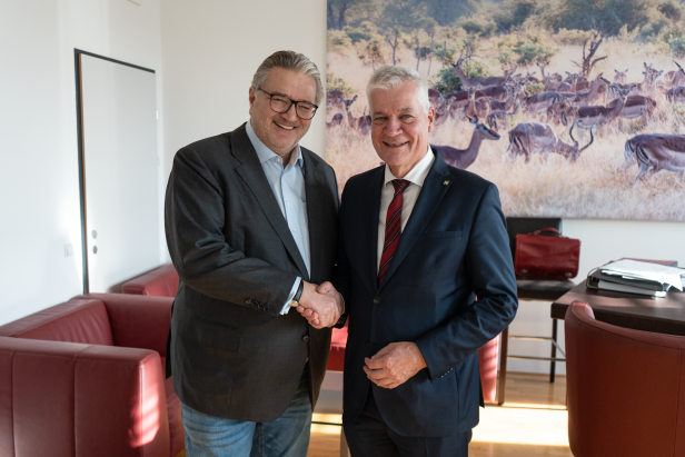 Die Gesundheitslandesräte Anton Kasser aus Niederösterreich und Peter Hacker aus Wien nach dem ersten Treffen.