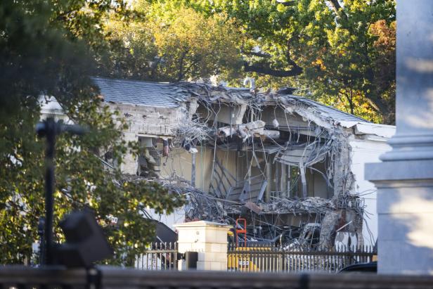 Demolition of East Wing of White House for ballroom construction