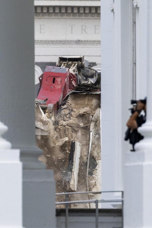 Demolition of the East Wing continues to make way for the new White House Ballroom