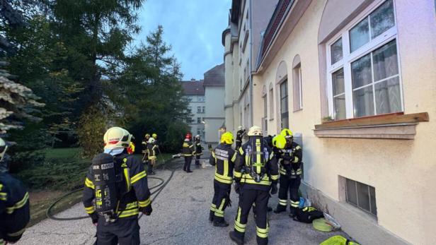 Feuerwehren im Einsatz 46-219644181