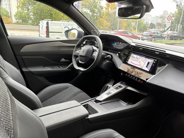 Peugeot E-408 GT
