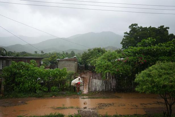 High seas and strong winds batter eastern Cuba ahead of Hurricane Melissa's landfall