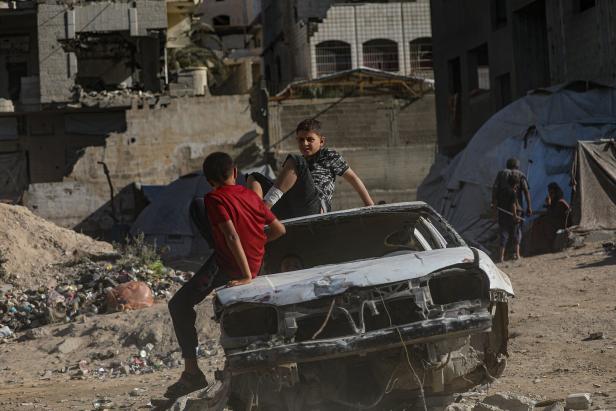 Daily life in Gaza amid fragile ceasefire