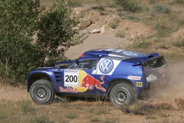 VW Race Touareg in Blau