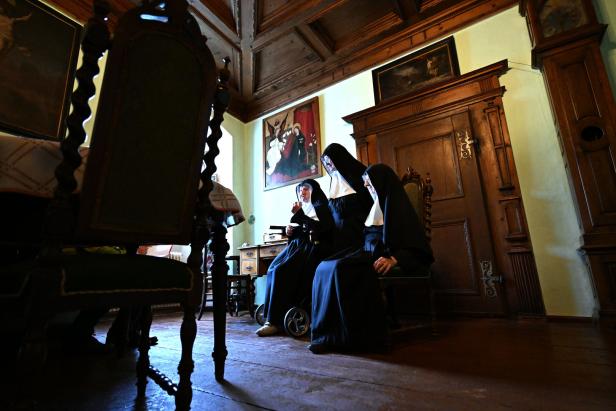 FOTOTERMIN MIT DEN NONNEN VON GOLDENSTEIN