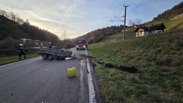 Anhzänger losgerissen  46-219887323