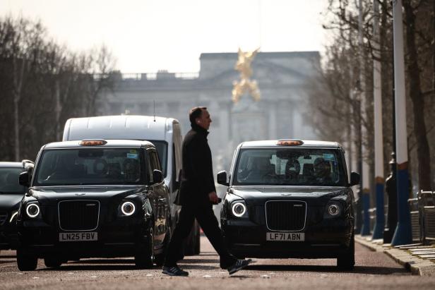 BRITAIN-TRANSPORT-TAXI-TOURISM