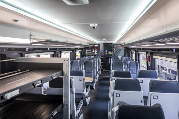 Hans Peter Haselsteiner, Dr., stellt die neuen Zuege der Westbahn vor. Westbahnhof, 1150 Wien