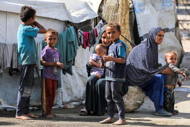 PALESTINIAN-ISRAEL-CONFLICT-GAZA-DISPLACED