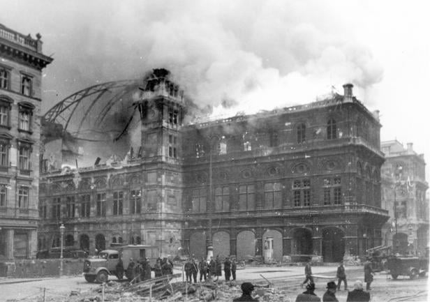 Brand der Wiener Staatsoper 1945