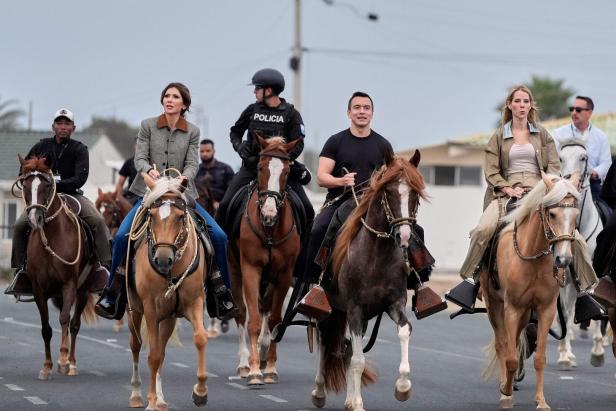 TOPSHOT-ECUADOR-US-POLITICS-DIPLOMACY