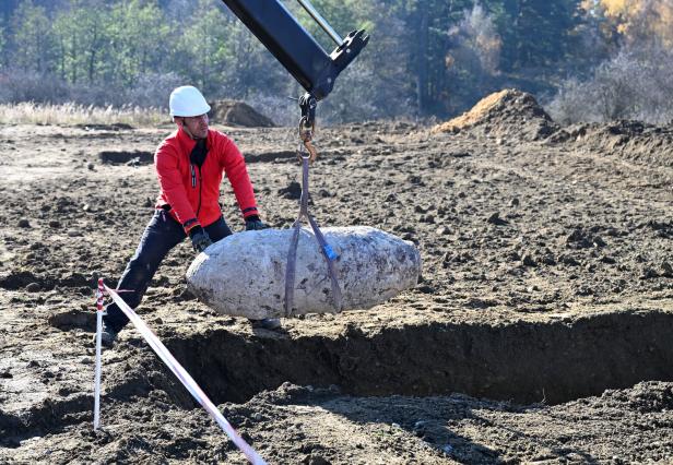 NIEDERÖSTERREICH: VERNICHTUNGSSPRENGEN VON CA. 6.000 KILOGRAMM KRIEGSMATERIAL DURCH DEN ENTMINUNGSDIENST