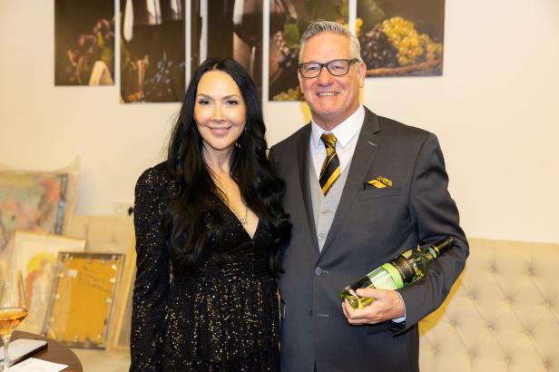 Weintaufe mit Herz: Österreichs größtes Weingut feiert für den guten Zweck