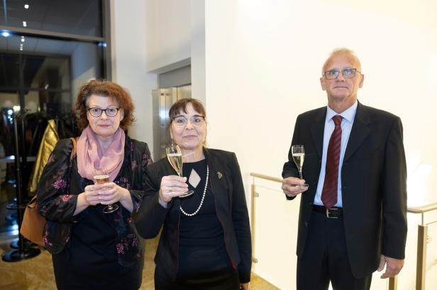 Weintaufe mit Herz: Österreichs größtes Weingut feiert für den guten Zweck