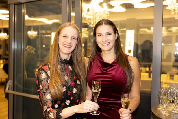 Weintaufe mit Herz: Österreichs größtes Weingut feiert für den guten Zweck