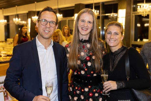 Weintaufe mit Herz: Österreichs größtes Weingut feiert für den guten Zweck