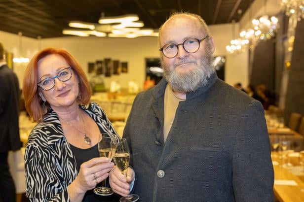 Weintaufe mit Herz: Österreichs größtes Weingut feiert für den guten Zweck