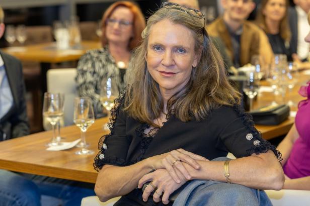 Weintaufe mit Herz: Österreichs größtes Weingut feiert für den guten Zweck