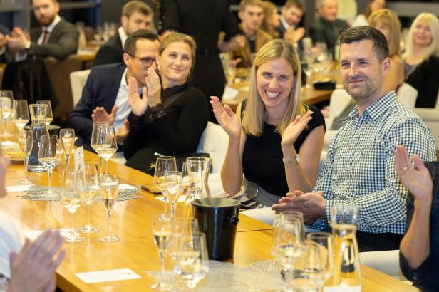 Weintaufe mit Herz: Österreichs größtes Weingut feiert für den guten Zweck