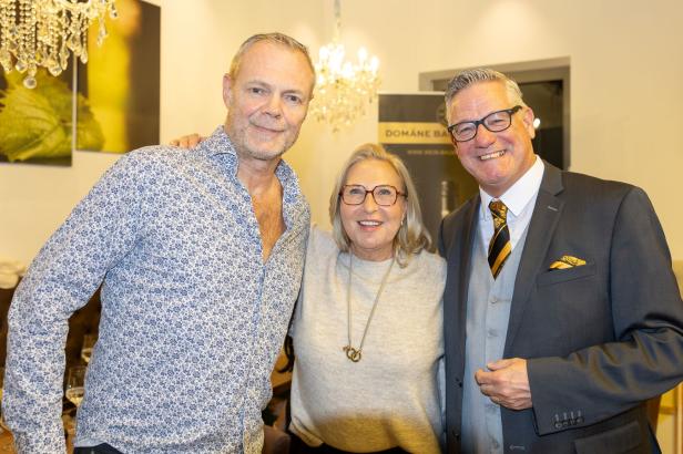 Weintaufe mit Herz: Österreichs größtes Weingut feiert für den guten Zweck