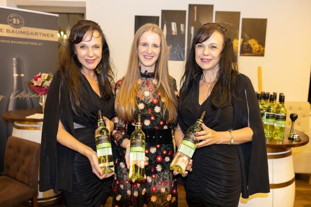 Weintaufe mit Herz: Österreichs größtes Weingut feiert für den guten Zweck