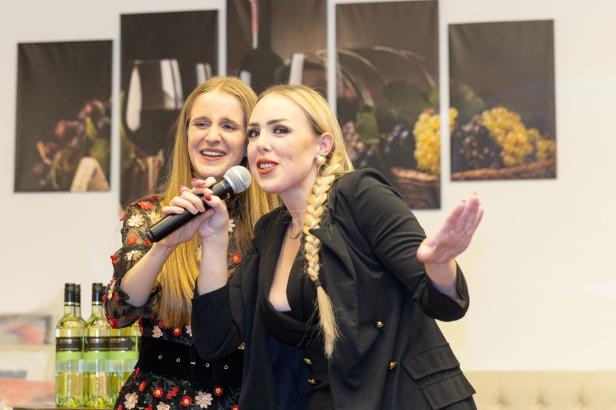 Weintaufe mit Herz: Österreichs größtes Weingut feiert für den guten Zweck