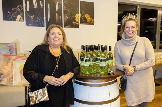 Weintaufe mit Herz: Österreichs größtes Weingut feiert für den guten Zweck