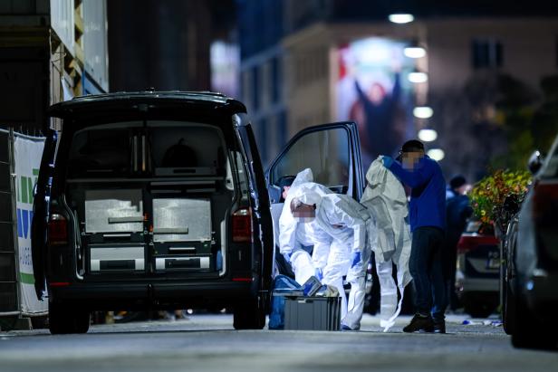 SCHUSSABGABE IN LOKAL IN WIEN OTTAKRING