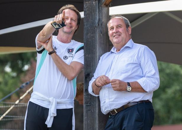 FUSSBALL: MÄNNER/WM QUALIFIKATION: TRAINING ÖFB-NATIONALTEAM: SCHÖTTEL/PRÖLL