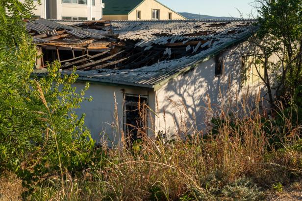 Das Dach der ehemaligen Diskothek ist durch das Feuer eingestürzt