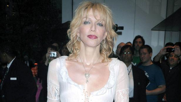 Courtney Love möchte Lohan mit Drogen helfen