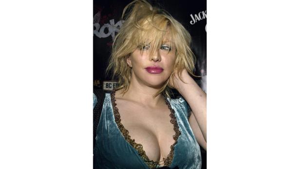 Courtney Love möchte Lohan mit Drogen helfen
