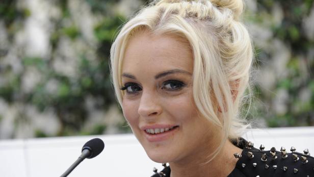 Courtney Love möchte Lohan mit Drogen helfen