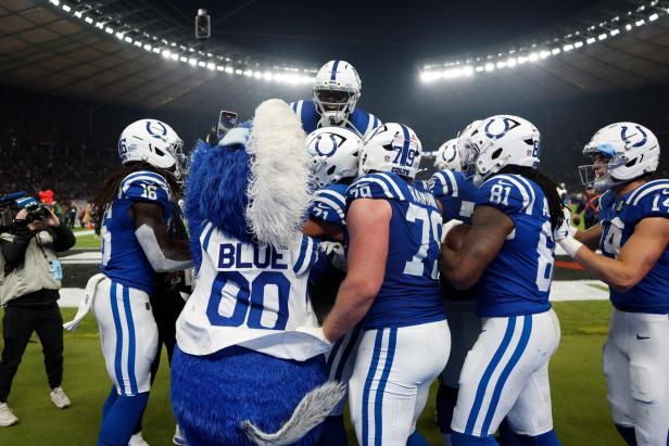 Raimann (M.) feiert mit den Colts